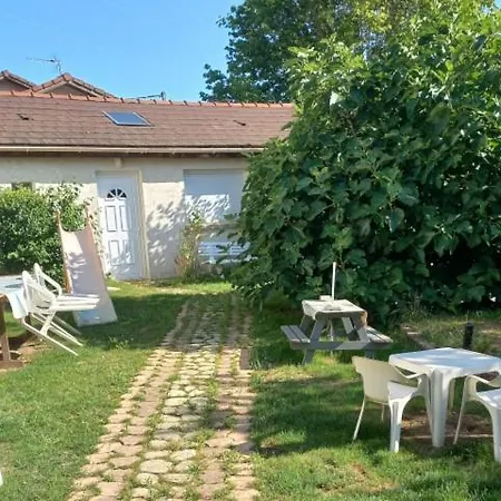 Pensión Jacques Et Paola Chanis Ambérieu-en-Bugey